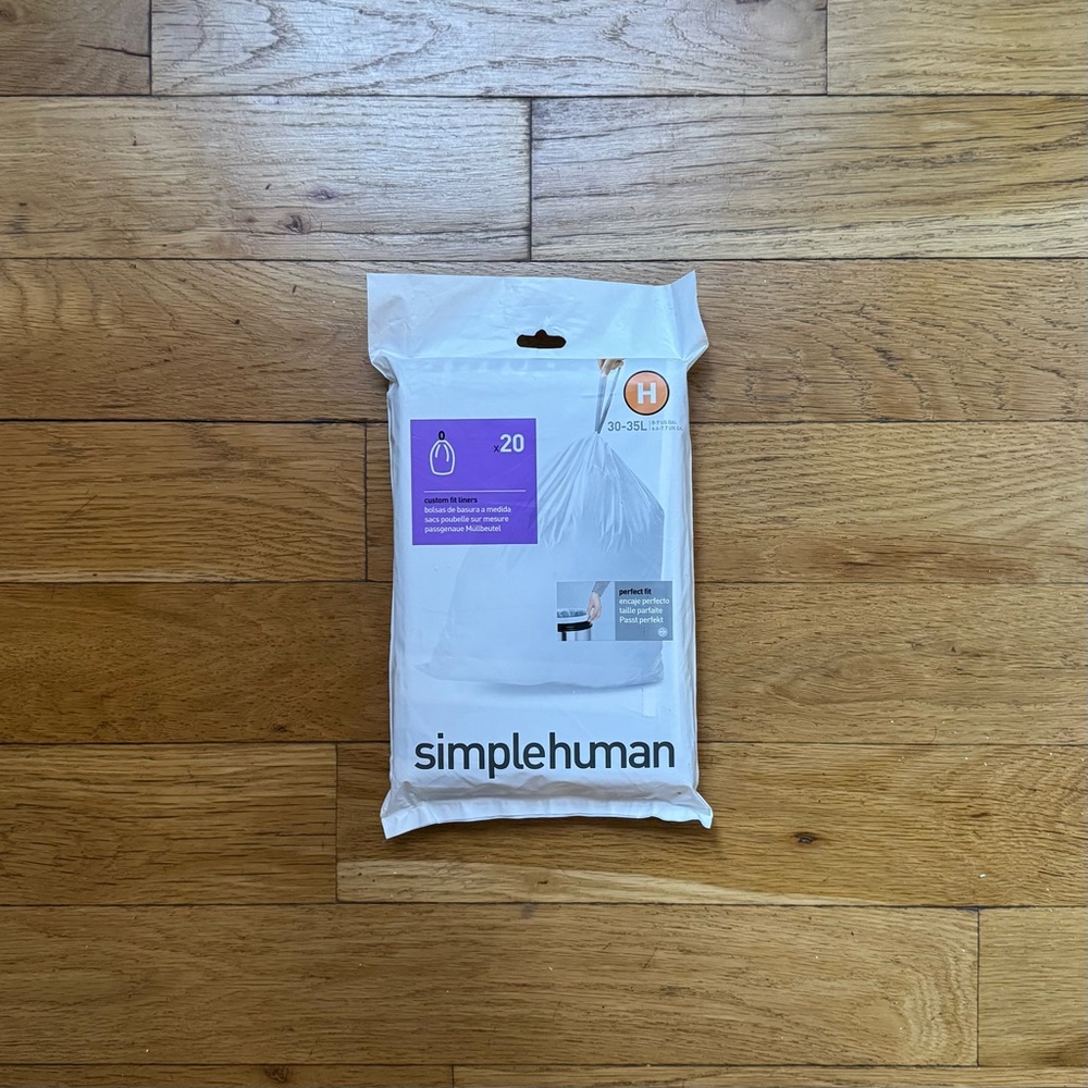 NWT Simplehuman custom fit trash liners (size: H)
